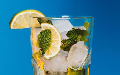 A importância de gelo de qualidade para drinks e bebidas
